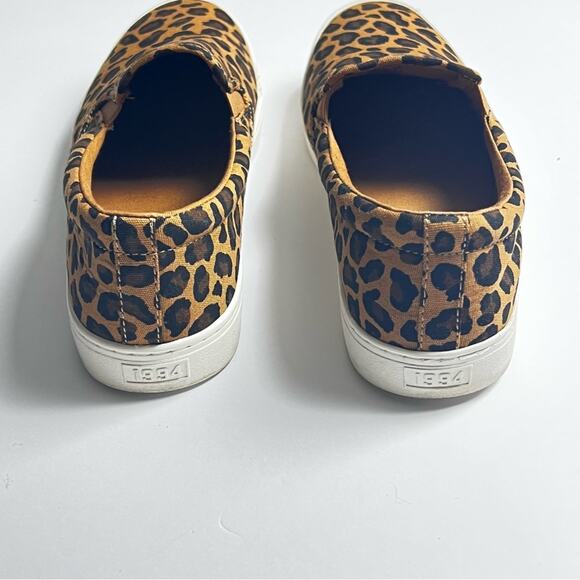 Old Navy Women's Slip On Canvas Animal Print Style Sneakers Sz 8 - Picture 5 of 9